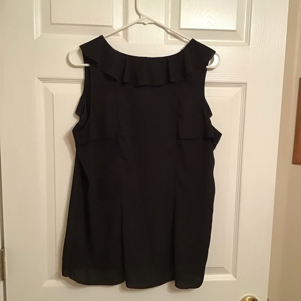 Banana Republic Ruffled Top - Picture 2 of 4